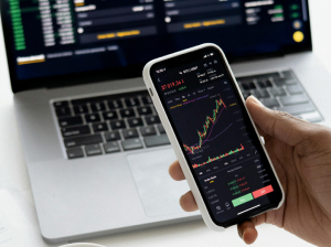 نمو نظام التداول عبر الهاتف المحمول ونسخ التداول